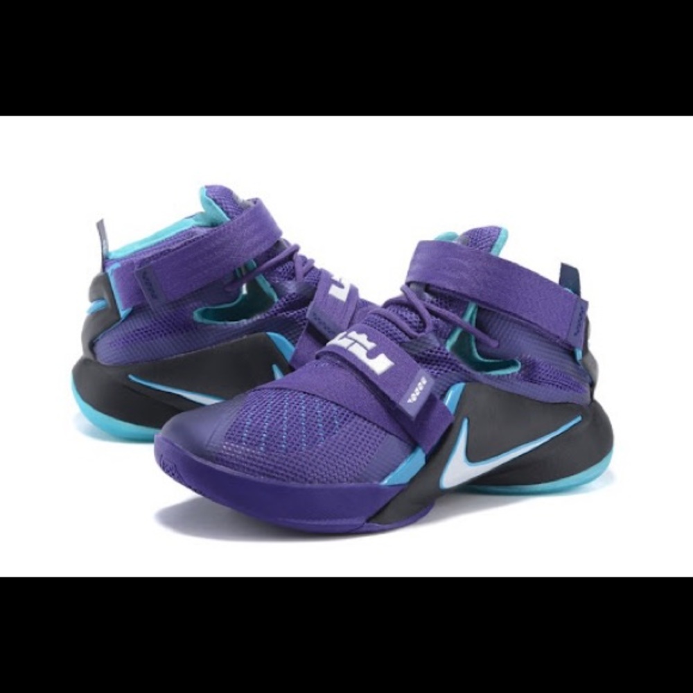 Nike LeBrons size 6 and in great condition